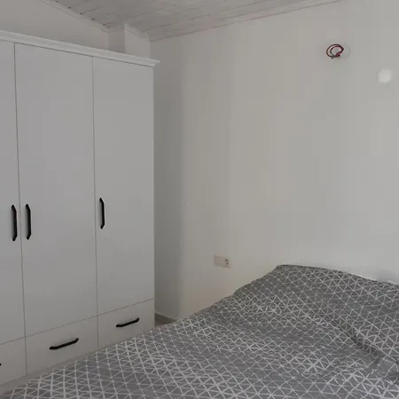 Διαμέρισμα Piynar Apart